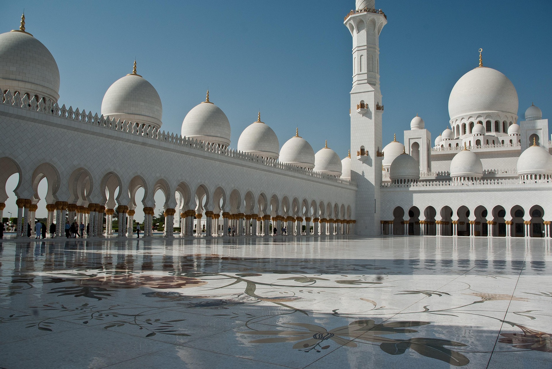 apassingstranger mosque 6231915 1920