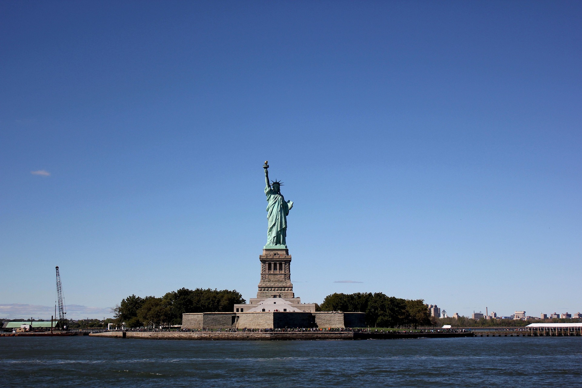 nameng statue of liberty 748619 1920